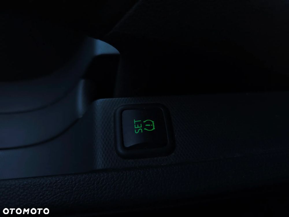 Skoda RAPID 1.2 TSI Ambition - 20