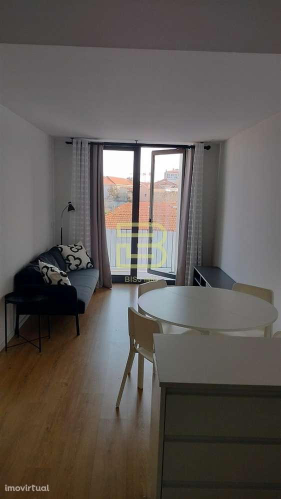 Apartamento T2, com varanda na Rua Pinto Bessa, Porto - Grande imagem: 5/11