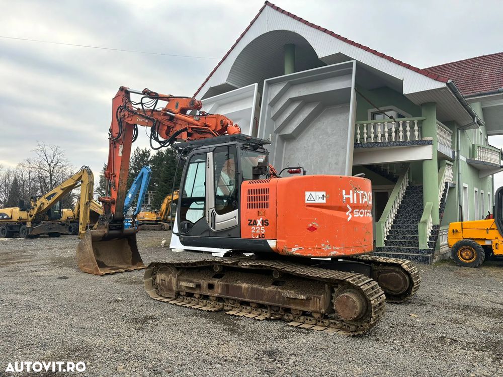 Hitachi ZX225USLC-3 - 3