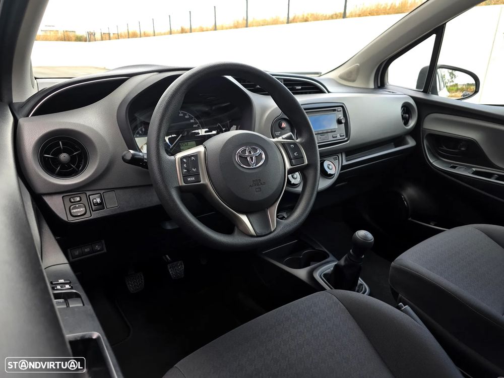 Toyota Yaris 1.0 VVT-i ACtive - 10