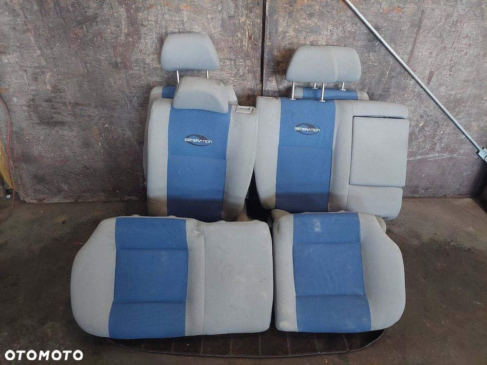 FOTELE KOMPLET LEWY PRAWY KANAPA TYŁ VOLKSWAGEN GOLF IV 3D - 1
