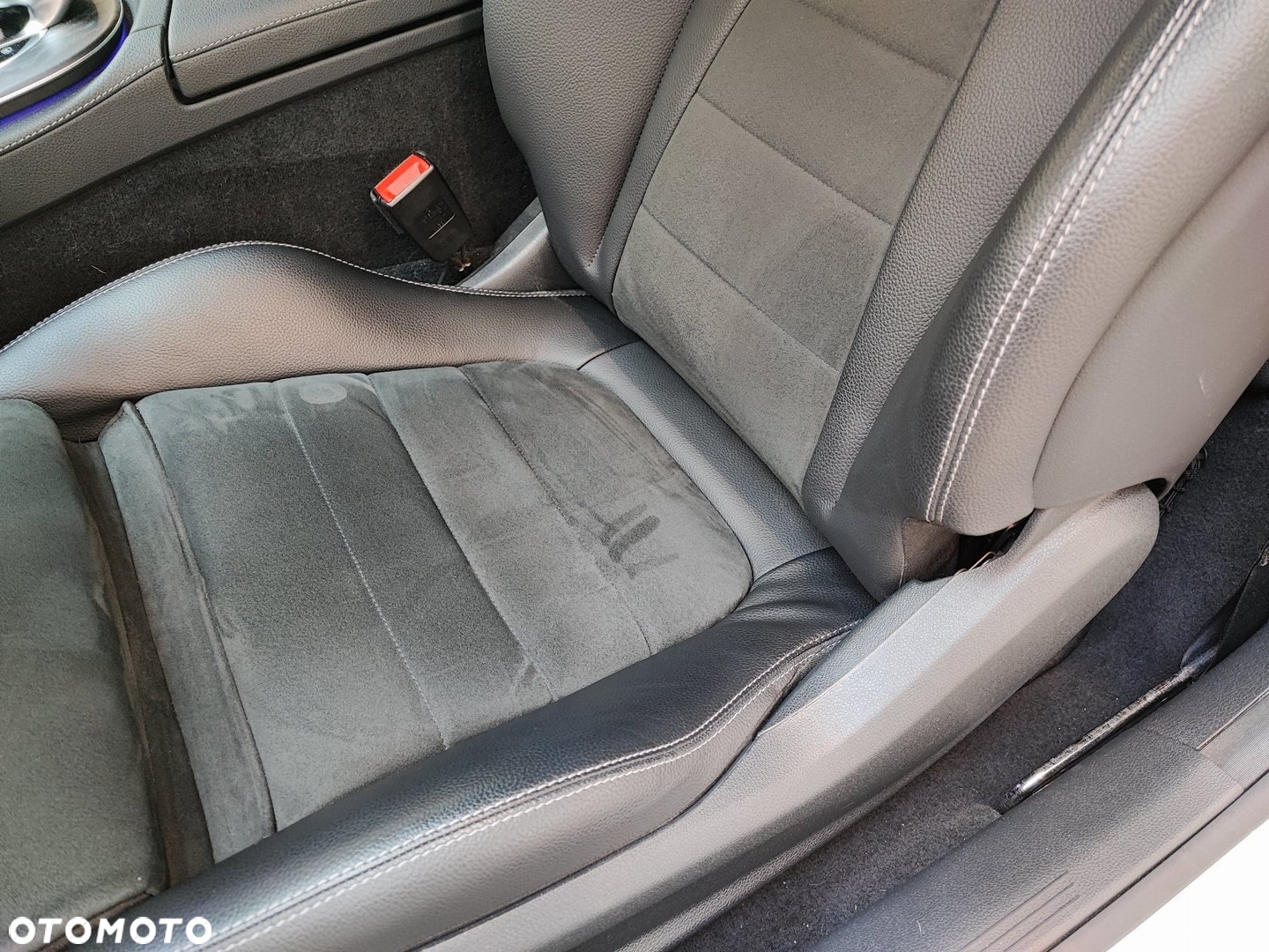 Mercedes-Benz Klasa E 200 4Matic Coupe 9G-TRONIC AMG Line - 24