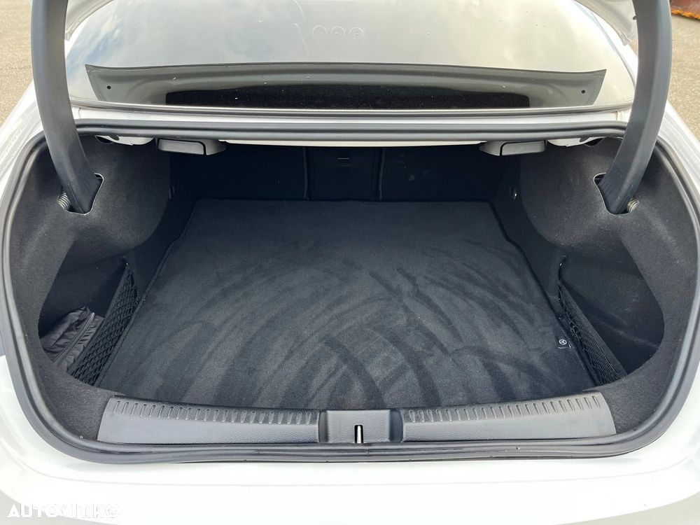 Mercedes-Benz CLA 200 - 32