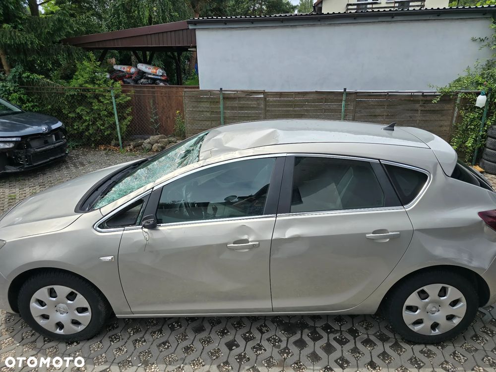Opel Astra 1.6 Cosmo - 5