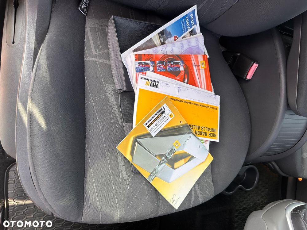 Renault Scenic 2.0 16V Avantage - 25