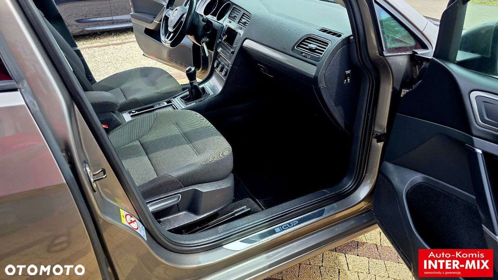 Volkswagen Golf - 22