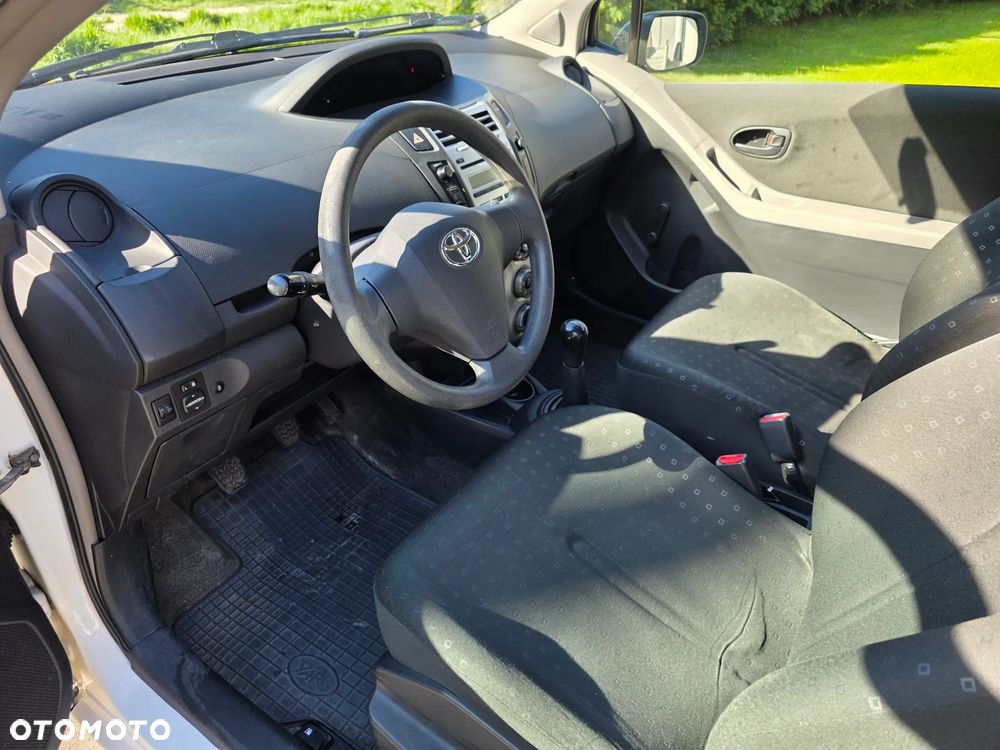 Toyota Yaris 1.0 Luna A/C - 9