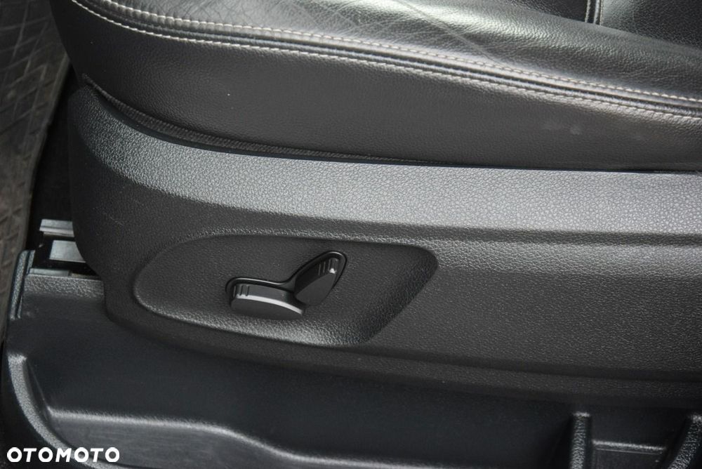Ford Kuga - 37