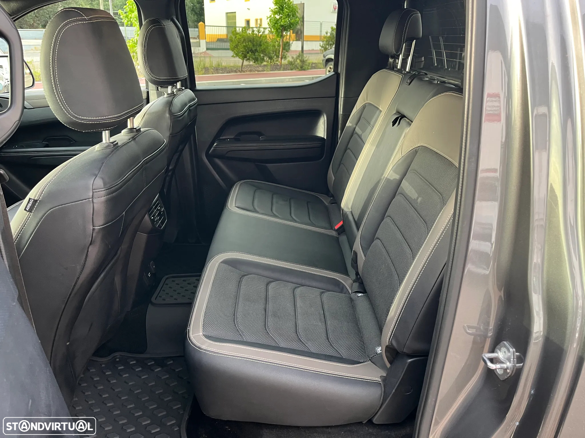 VW Amarok Aventura V6 4Motion IVA Ded. - 13