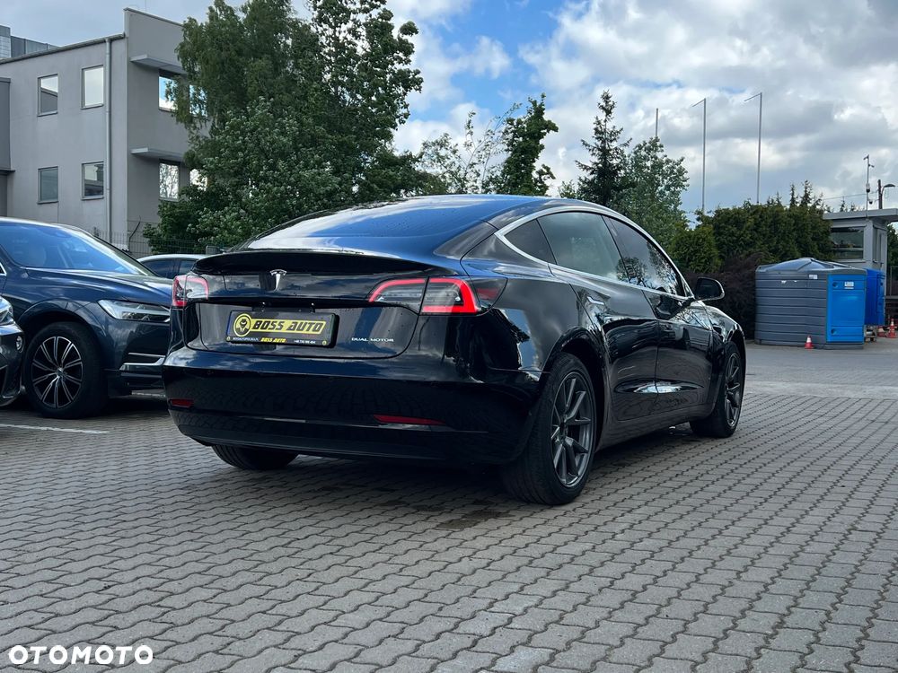 Tesla Model 3 - 8