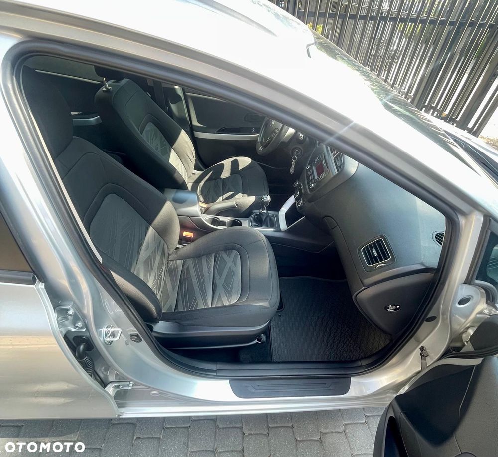 Kia Ceed 1.6 CRDi M - 11