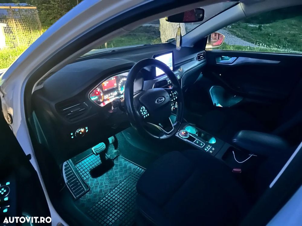Ford Focus 2.0 EcoBlue Titanium - 23