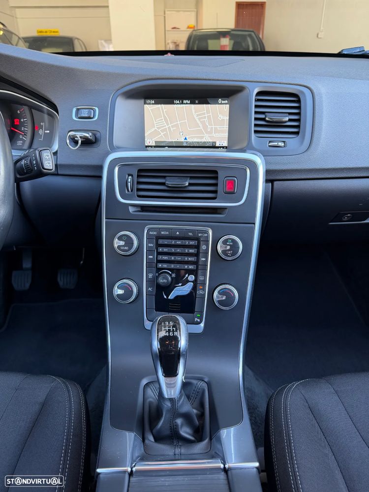 Volvo V60 2.0 D4 Momentum Eco - 15