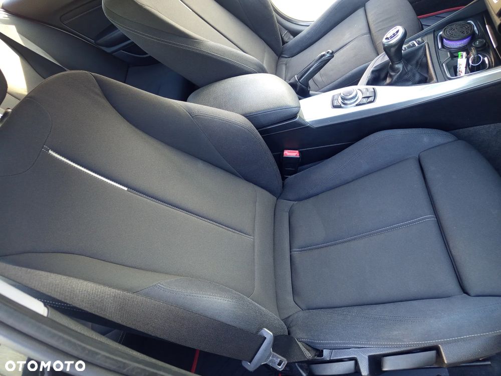 BMW Seria 1 118d Sport Line - 24
