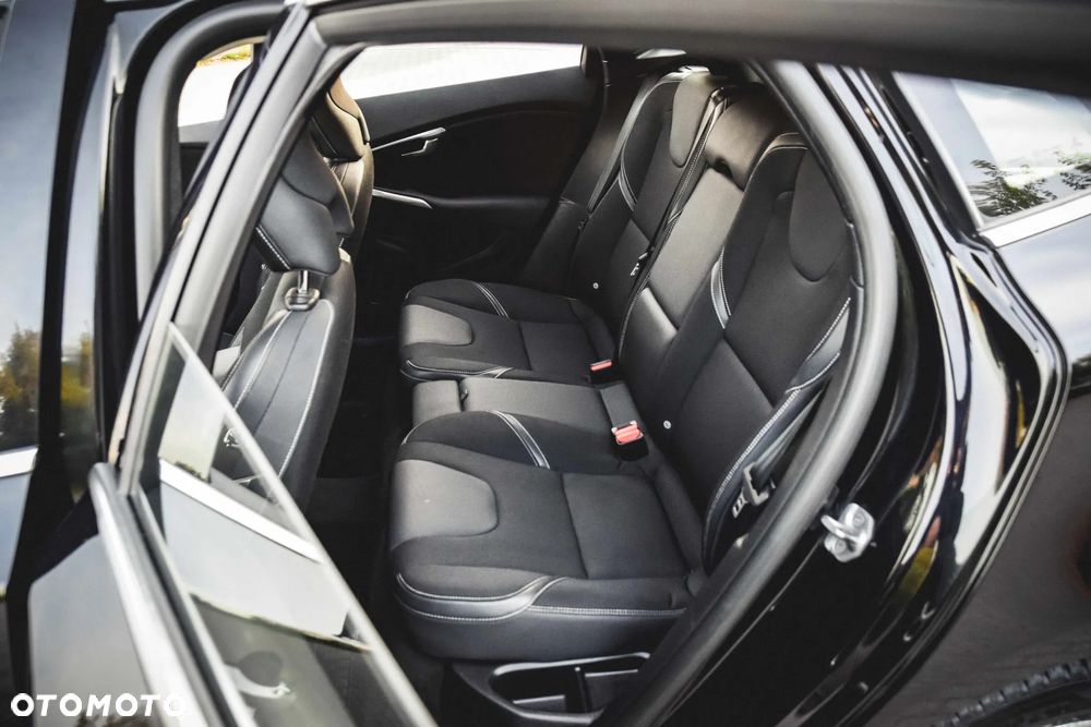 Volvo V40 D2 Momentum - 31