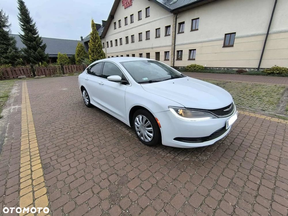 Chrysler 200 - 2