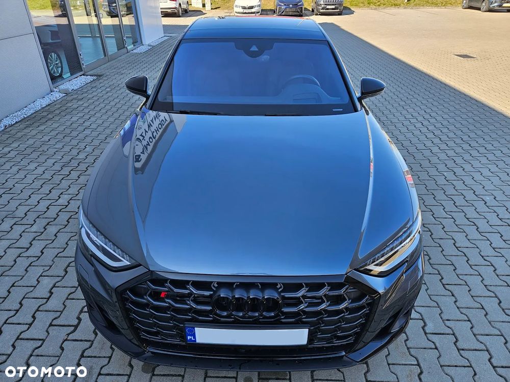 Audi S8 - 2