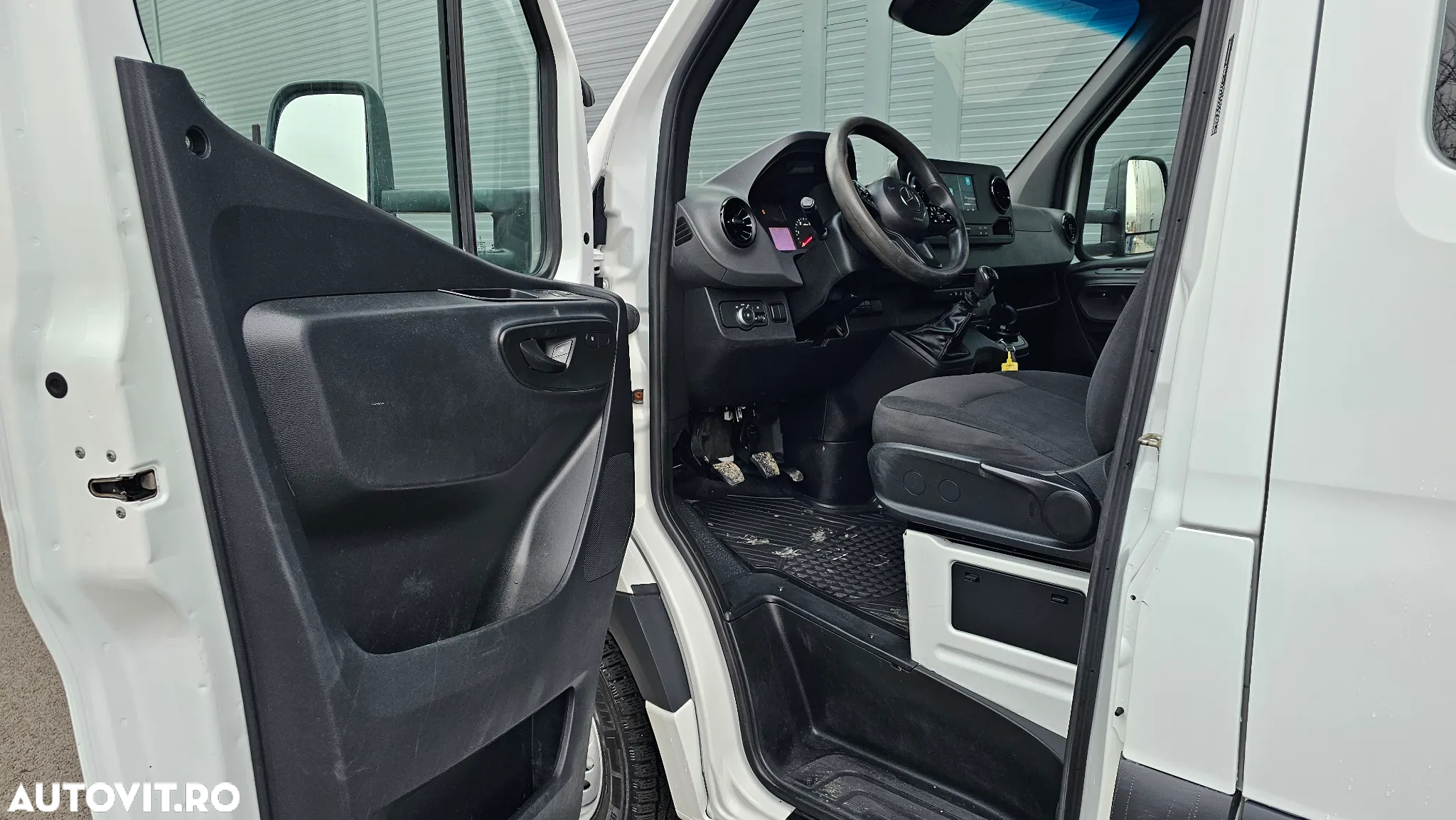 Mercedes-Benz Sprinter - 16
