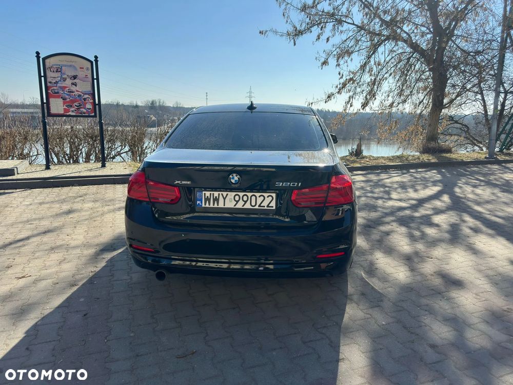 BMW Seria 3 320i - 4