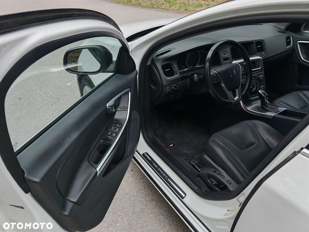 Volvo V60 T5 Drive-E Base - 22