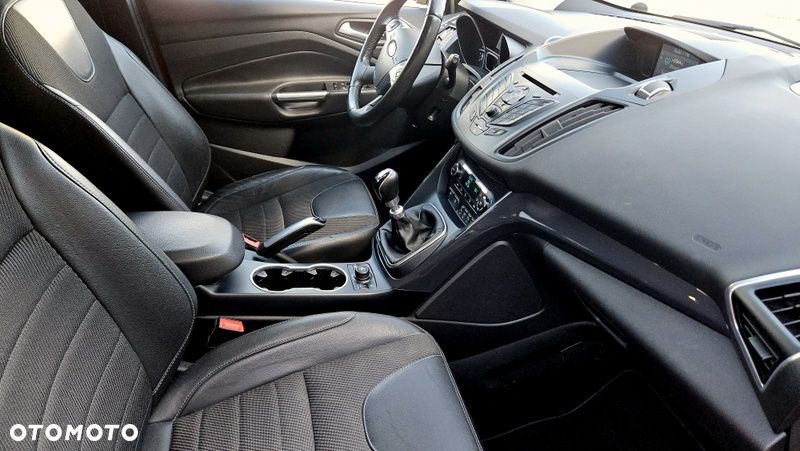 Ford Kuga 2.0 TDCi 2x4 Titanium - 21