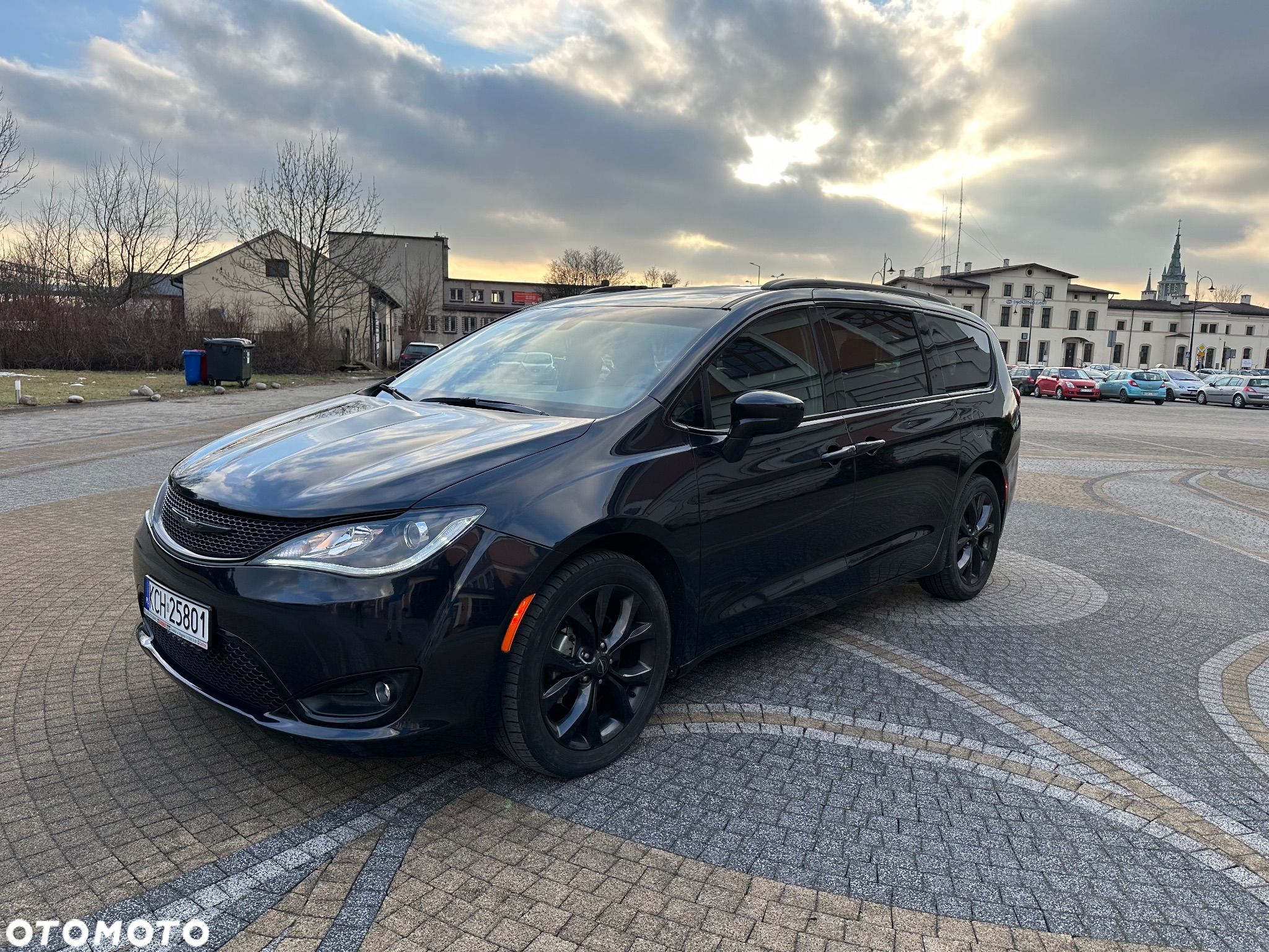 Chrysler Pacifica - 1