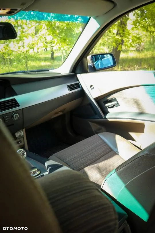 BMW Seria 5 520i - 10