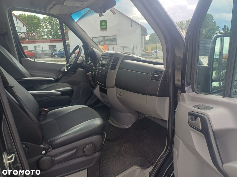 Mercedes-Benz Sprinter - 9