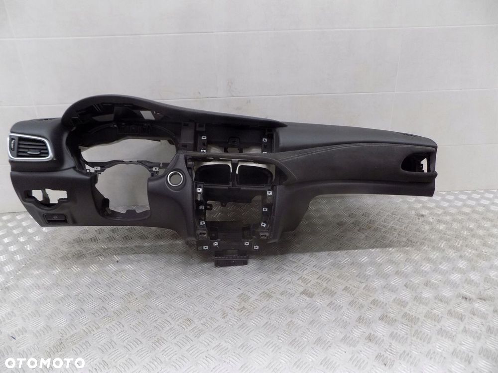 INFINITI Q30 KONSOLA DESKA PASY PODUSZKI NIEREGENEROWANA - 9