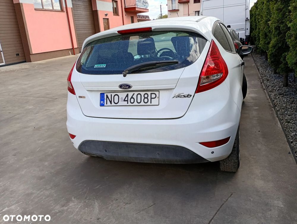 FORD FIESTA MK6 MK7 08-12 1.4 TDCI KRATKA NAWIEWU ŚRODKOWA OBUDOWA RADIA - 19