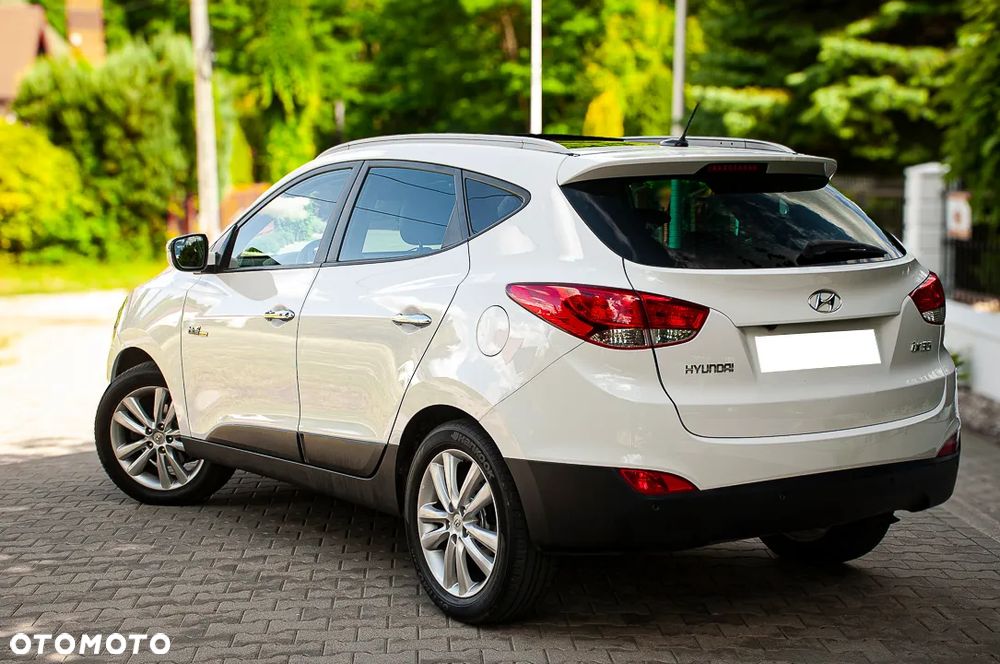 Hyundai ix35 1.7 CRDi 2WD blue Finale Gold - 17