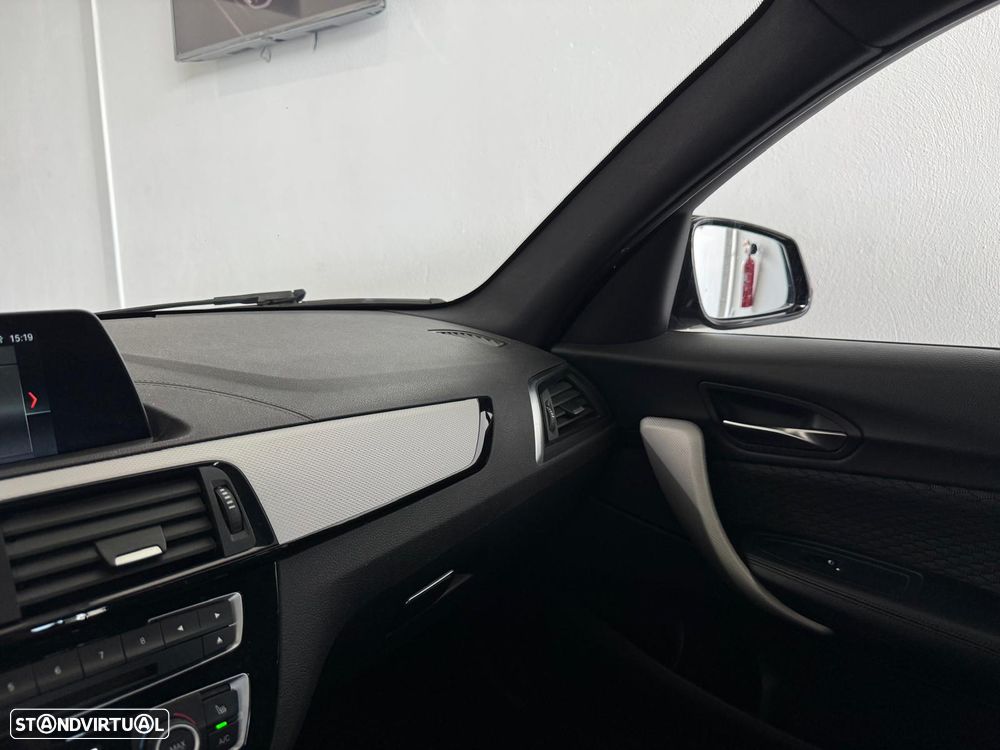 BMW 118 i Pack M - 18
