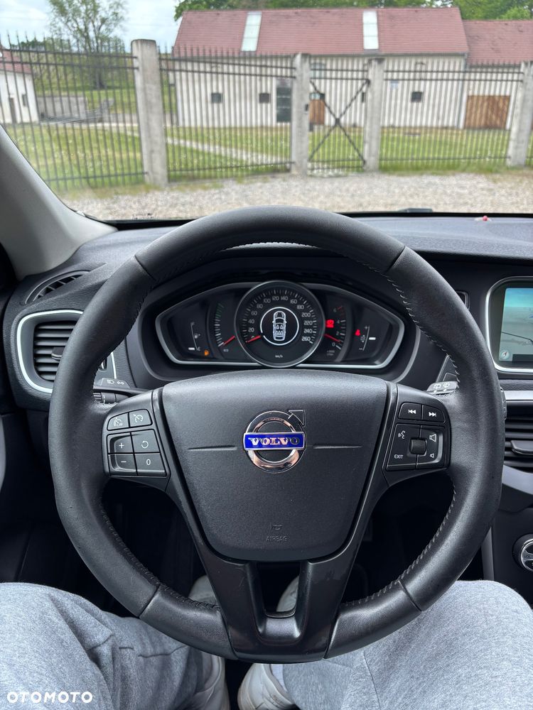 Volvo V40 D2 Momentum - 17