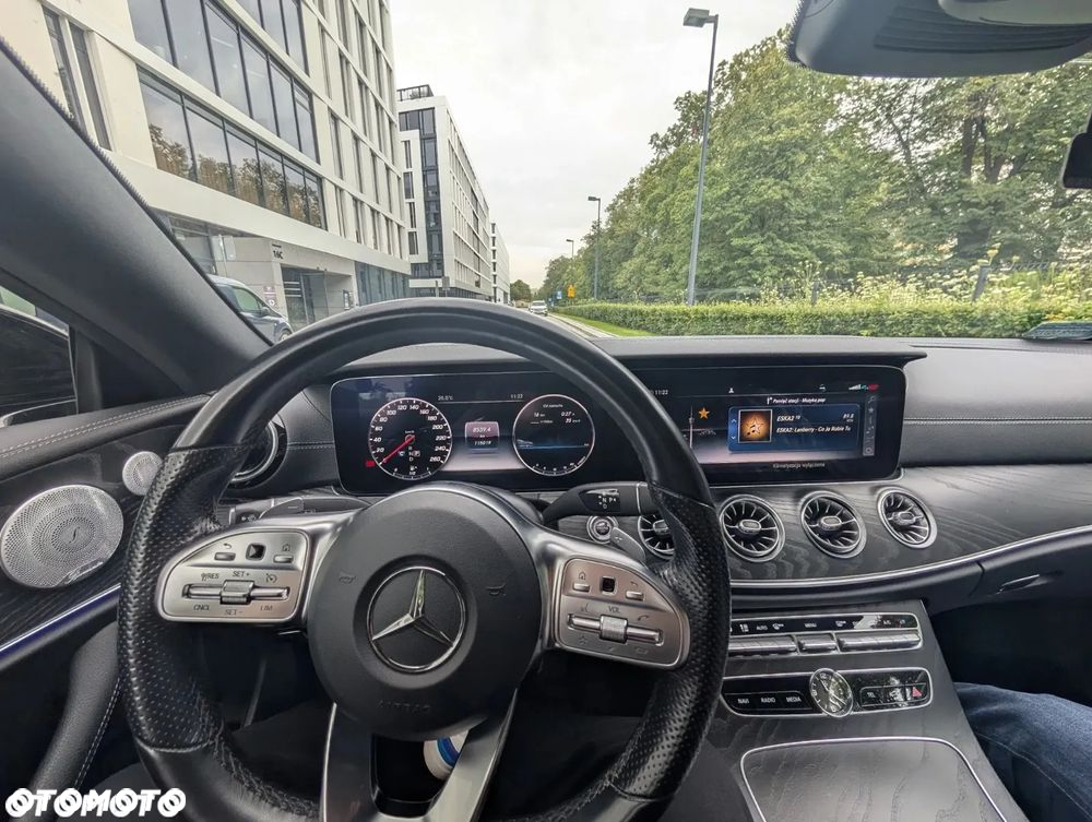 Mercedes-Benz Klasa E 220 d Coupe 4-Matic 9G-TRONIC - 14
