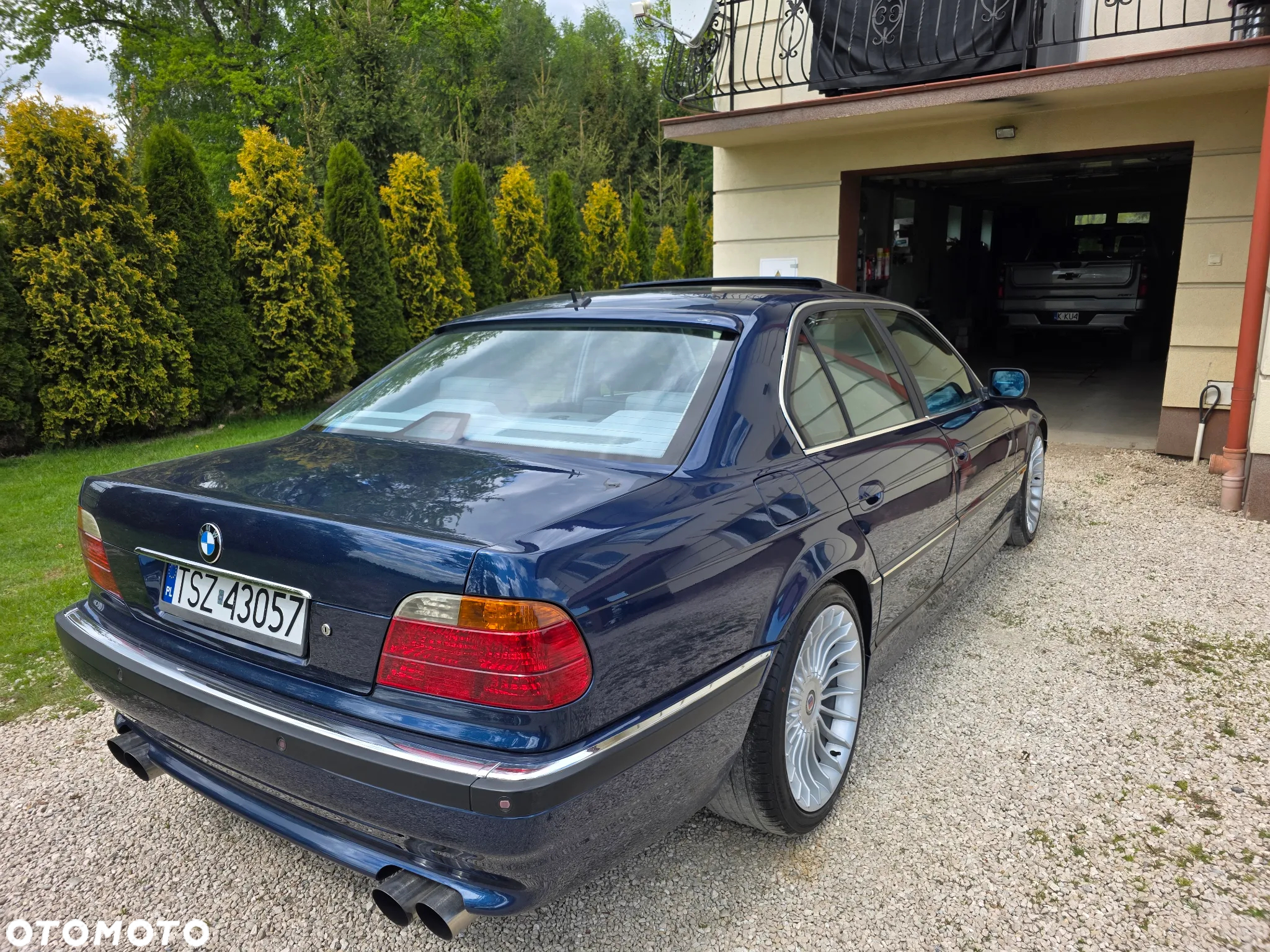 BMW Seria 7 735i - 4