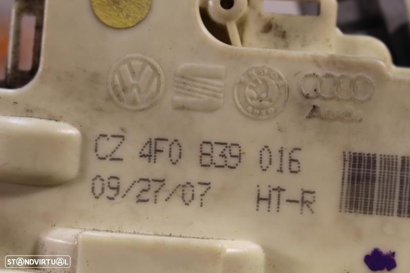 Fecho Da Porta Trás Direita Audi A3 (8P1)  4F0839016 / 4F0 839 016 - 8