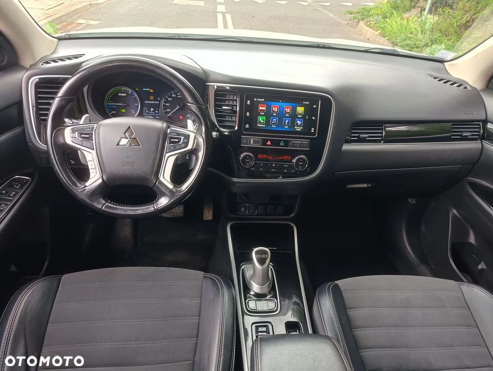 Mitsubishi Outlander 2.4 4WD Diamant+ - 11