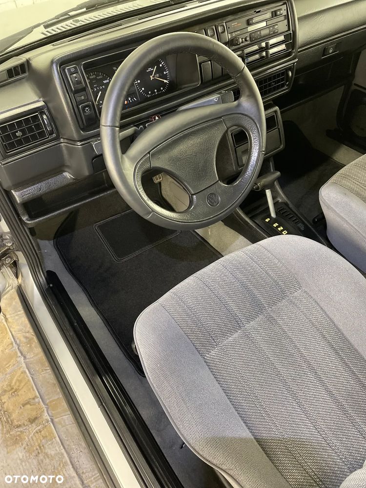 Volkswagen Jetta - 5