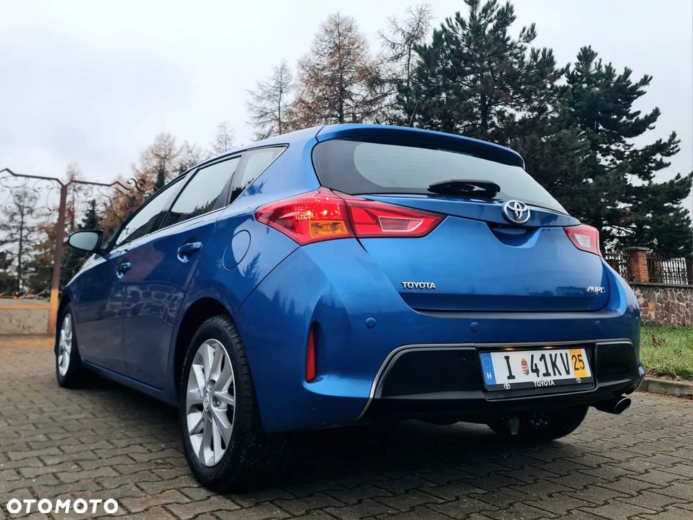 Toyota Auris 2.0 D-4D Executive - 4