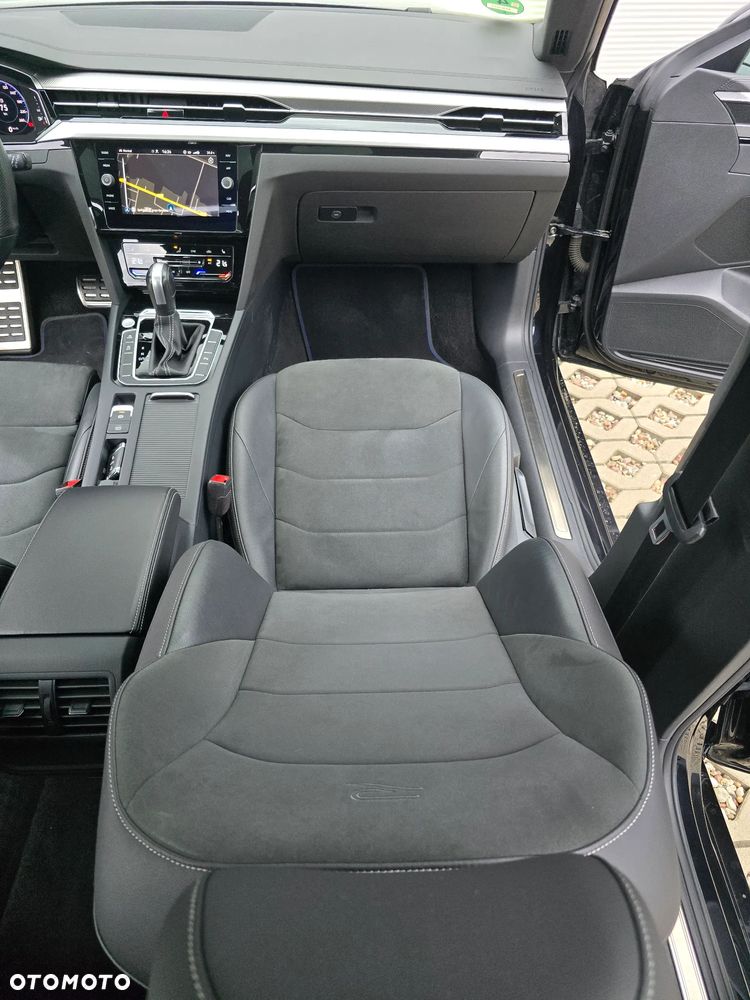 Volkswagen Arteon 2.0 TDI SCR DSG R-Line - 31
