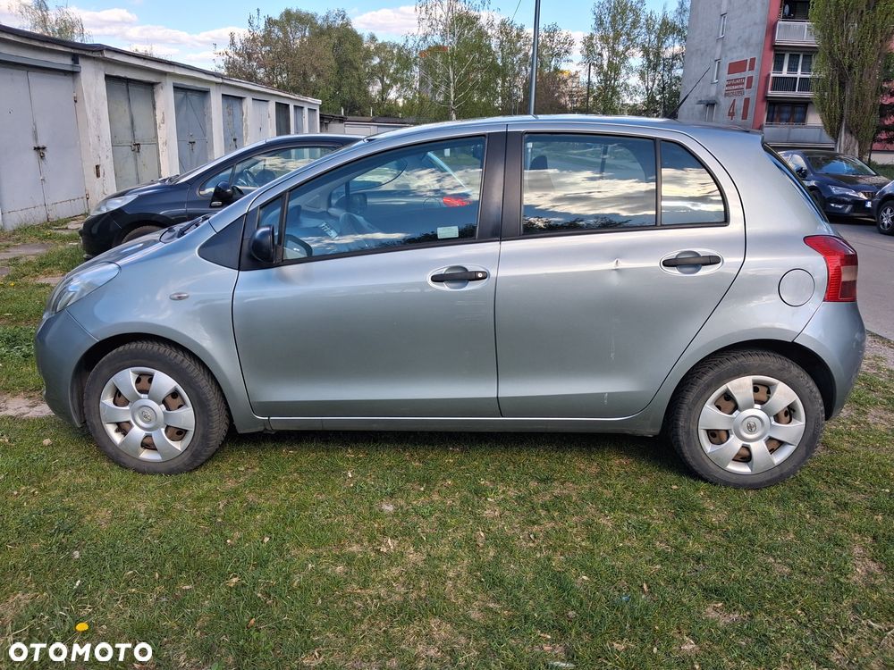 Toyota Yaris - 7