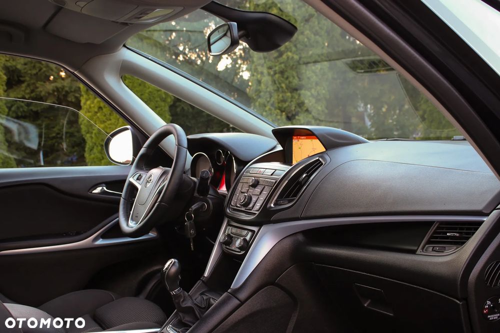 Opel Zafira 1.8 Cosmo - 23