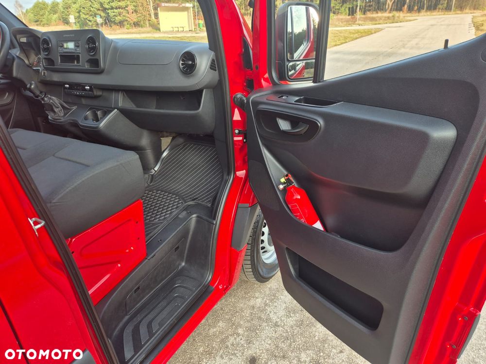 Mercedes-Benz Sprinter - 35