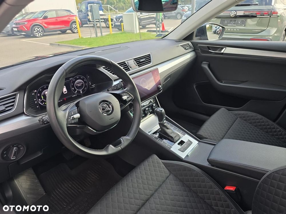 Skoda Superb 2.0 TDI Ambition DSG - 8