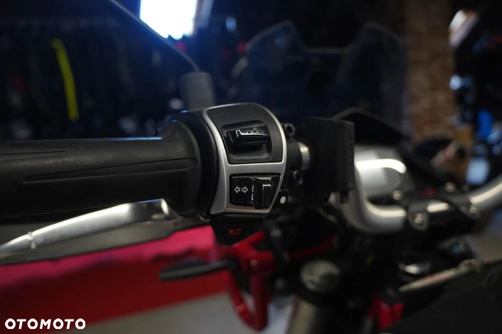 Moto Guzzi V85 - 15