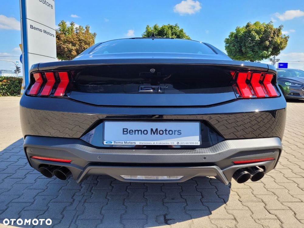 Ford Mustang - 8
