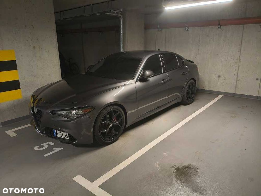 Alfa Romeo Giulia - 2