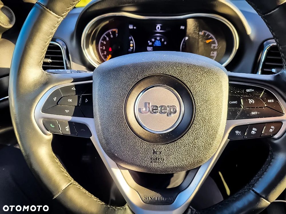Jeep Grand Cherokee - 19