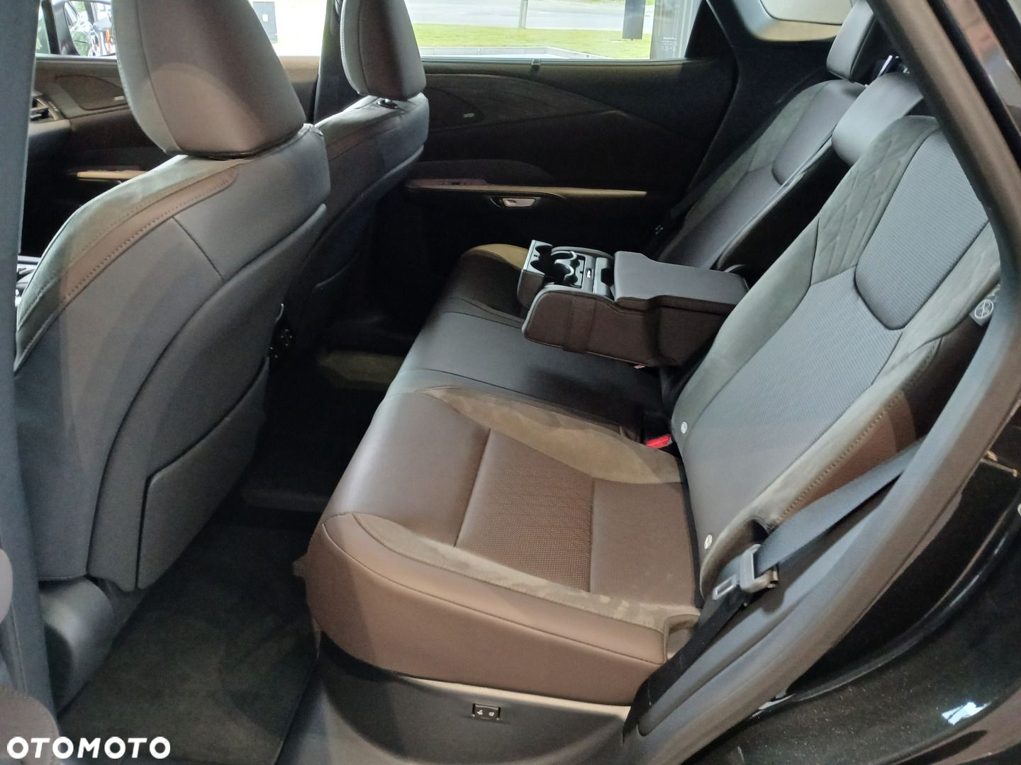 Lexus RX - 21