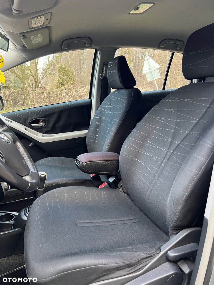 Toyota Yaris 1.3 Sol - 12